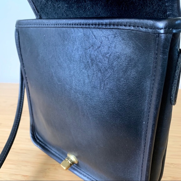 On Hold. Vintage Coach Crossbody - Picture 3 of 14